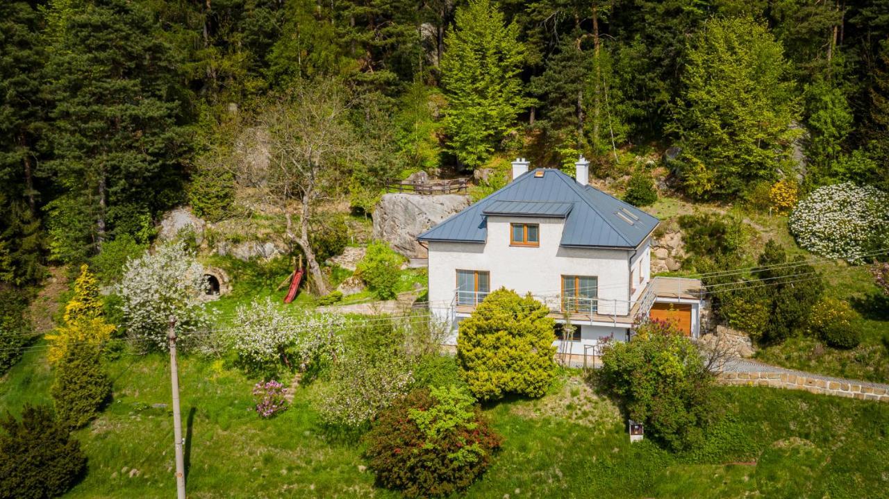 Apartman Pod Skalou V Ceskem Raji Besedice Buitenkant foto