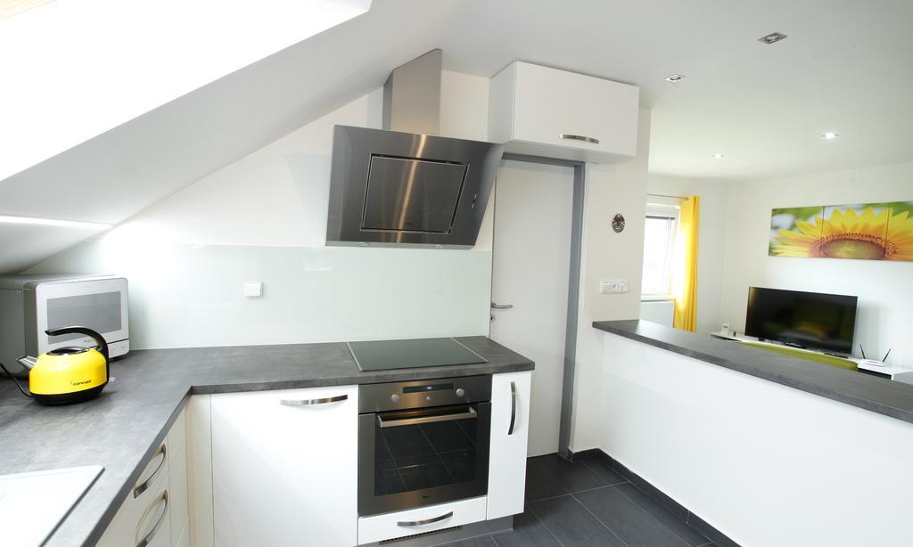 Apartman Pod Skalou V Ceskem Raji Besedice Buitenkant foto
