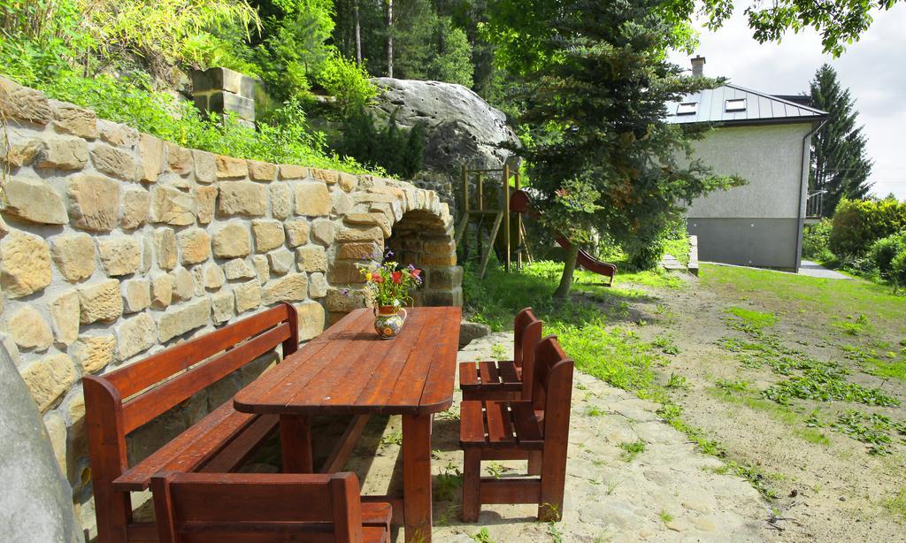 Apartman Pod Skalou V Ceskem Raji Besedice Buitenkant foto