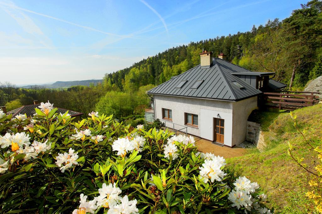 Apartman Pod Skalou V Ceskem Raji Besedice Buitenkant foto