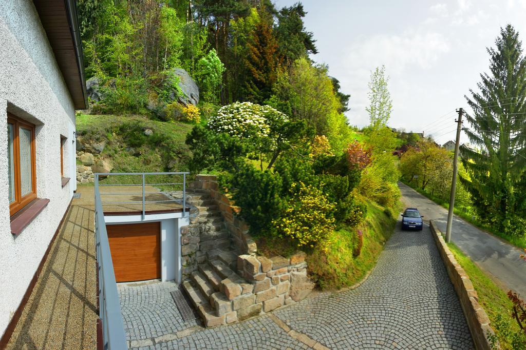 Apartman Pod Skalou V Ceskem Raji Besedice Buitenkant foto